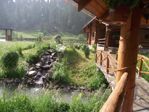 Dārzs, Cabana Piatra Runcului in Vatra Moldovitei