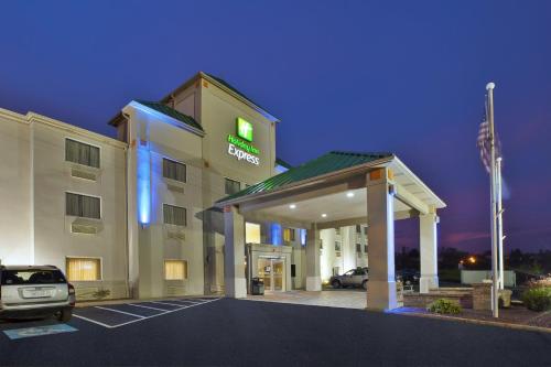 Holiday Inn Express Irwin-PA Turnpike Exit 67, an IHG hotel - Hotel - Irwin