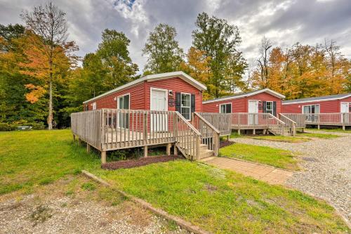 . Cassopolis Cabin, Private Deck & Lake Access!