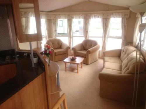 2 bedroom static caravan on quiet park near Caernarfon & Snowdonia