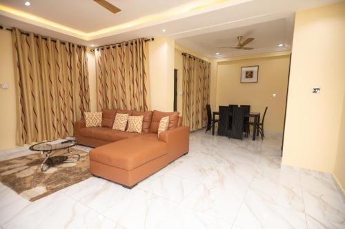 Spacious & Outstanding 3-Bed Furnished Apartment