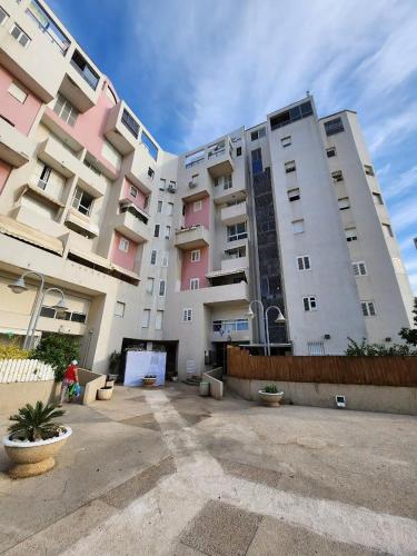 Фасада на хотела, Ashkelon apartment near the beach in Ашкелон