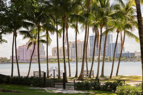 Palm Beach Hotel Penthouse 3 - 2bd-2ba - image 14