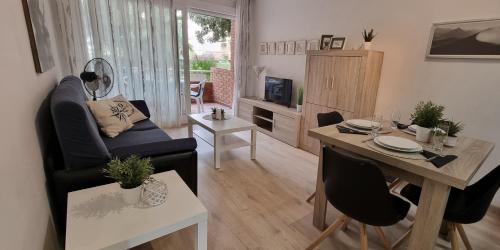  Comarruga Playa apartamento con piscina in Comarruga