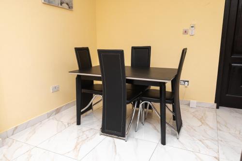 Stunning 2-Bedroom Furnished Apartment in Accra