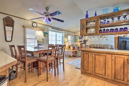 Quaint Chincoteague Island Hideaway with 2 Porches! - image 7