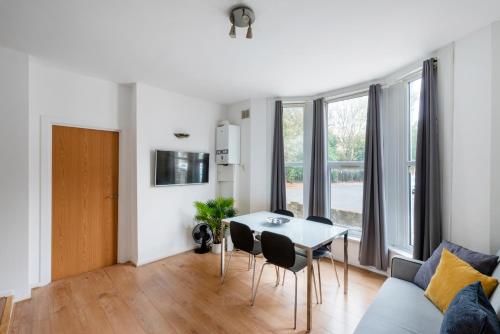 Apartments in Brixton next door to Brockwell Park, Londýn (fotografie 3)
