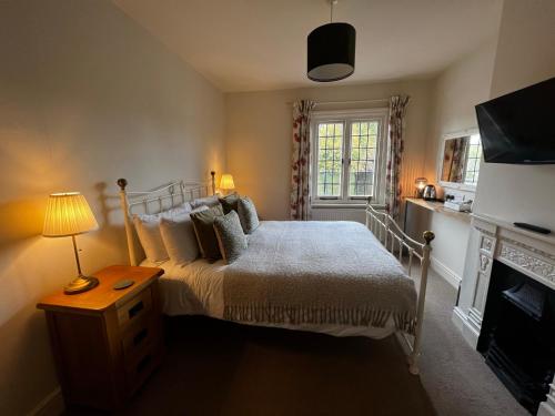 White Hart - Accommodation - Alton