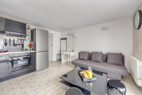 appartement tout équipé avec terrasse et parking privé