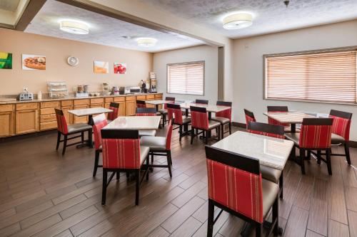 Quality Inn & Suites Springfield - image 2