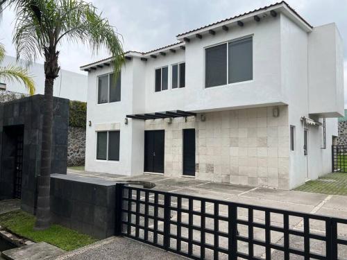 CASA EN CUERNAVACA-JIUTEPEC