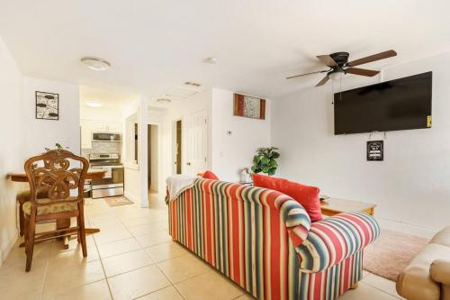 cheerful 1-bedroom 1bath at Fort Lauderdale FL