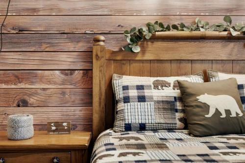 Pines Lake Chalet in Locust Lakes Village, USA