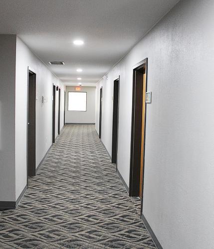 Greenstay Hotel and Suites - St. James - image 9