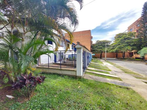 Casa Barrio Poblado Sector Manila - Parking, Medellín (foto 7)