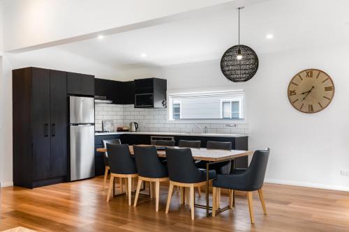 ห้องครัว, Seahorse Inn Hotel & Villas in อีเดน