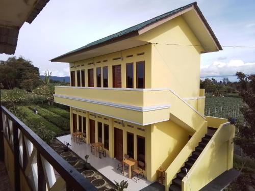 Berastagi Mountain View Homestay & Pizzeria in Berastagi