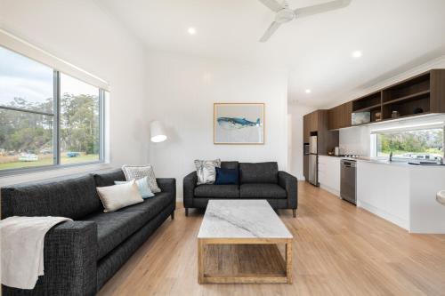 Seahorse Inn Hotel & Villas in อีเดน