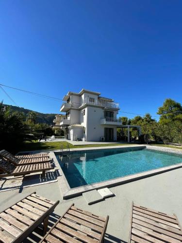 Lefkada Beach Villa