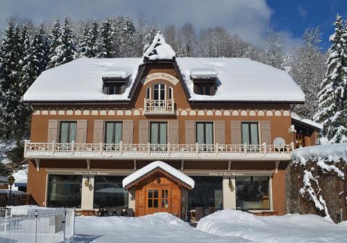 Auberge La Douce Montagne - Hôtel - Allemond