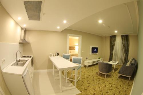 Luxor Garden Hotel - image 2