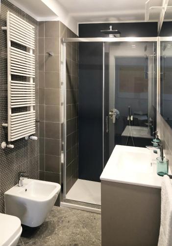 One-Bedroom Apartment image 10