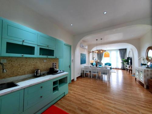 Kitchen, Shanghai Resort  in Chantrea