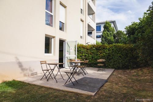 Instalaciones, Residence Aixoise in Suburbs