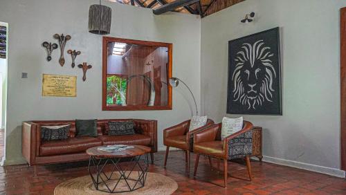 Pub/Lounge, Sambiya River Lodge in Masindi