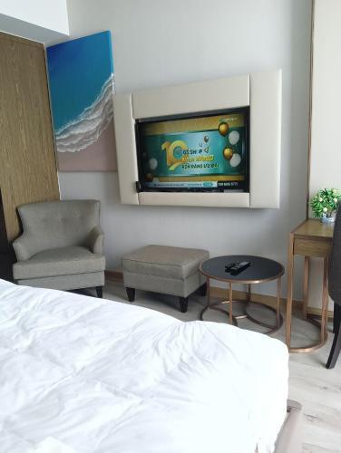 One-Bedroom Apartment image 10