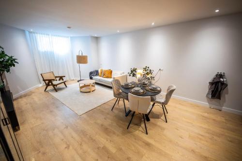  Distinct 2 bedroom Serviced Apartment 84m2 -VP2D- in Rotterdam