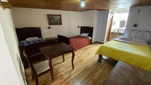 Triple Room with Private Bathroom image 4