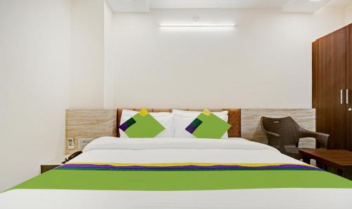 room detail thumbnail 1