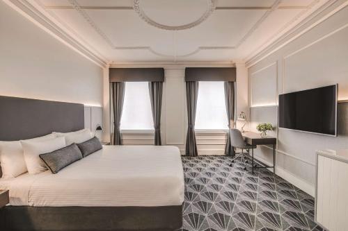 Deluxe Station View King or Twin Room