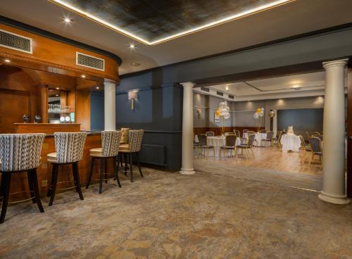 Ardboyne Hotel - image 2