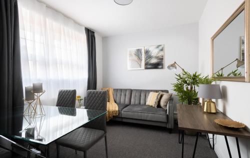 Stunning and Spacious 4 Bed Apr next to BrickLane, Londyn