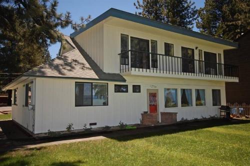 Lakeview Avenue Holiday home - main image