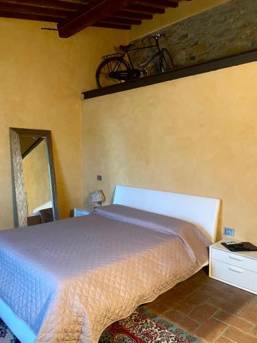 Room in BB - Sottotono Agriturismo with swimming pool on Florence surrounded by greenery