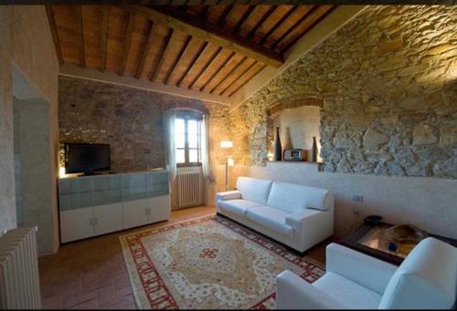  Room in BB - L Agriturismo Sottototno located in the heart of Tuscan nature in Carmignano
