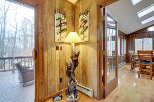 Bear Haven Cabin - Lake, AC, Pool with Game Room! in Gouldsboro, USA