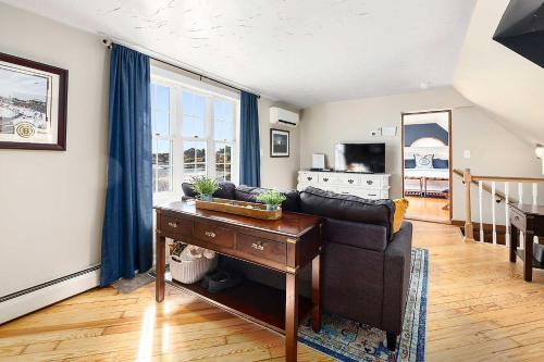 East Greenwich Waterfront Home-Walk to Town Shops - image 29