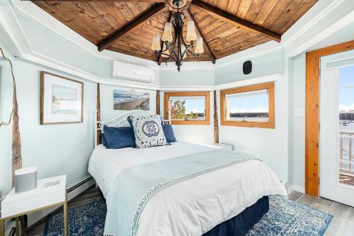 East Greenwich Waterfront Home-Walk to Town Shops - image 31