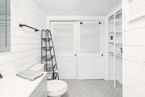 East Greenwich Waterfront Home-Walk to Town Shops - image 32