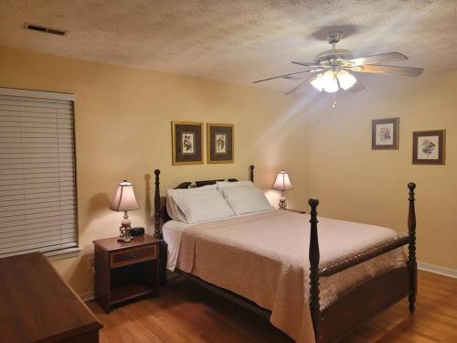 Ranch Style Spacious 3 Bedrooms w/ Jacuzzi tub - image 10
