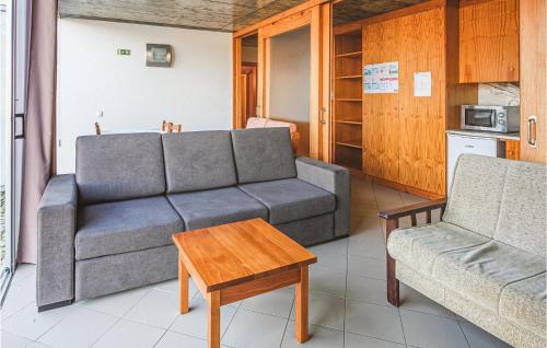 Cozy Apartment In Freixo De Espada C With Outdoor Swimming Pool