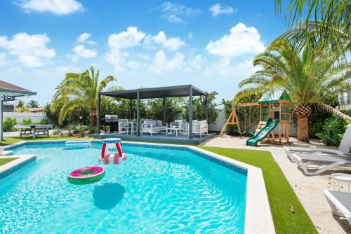 B&B Miami - 5BR Oasis Heated Pool, Games L06 - Bed and Breakfast Miami