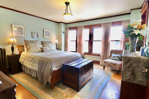 Queen Room