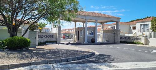 Onrus Close