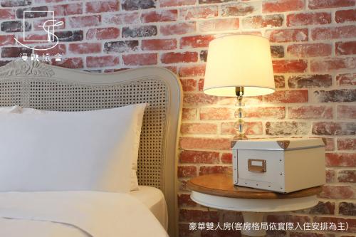 Deluxe Double Room image 10