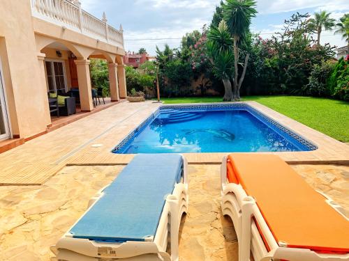Villa - Beach Front image 9